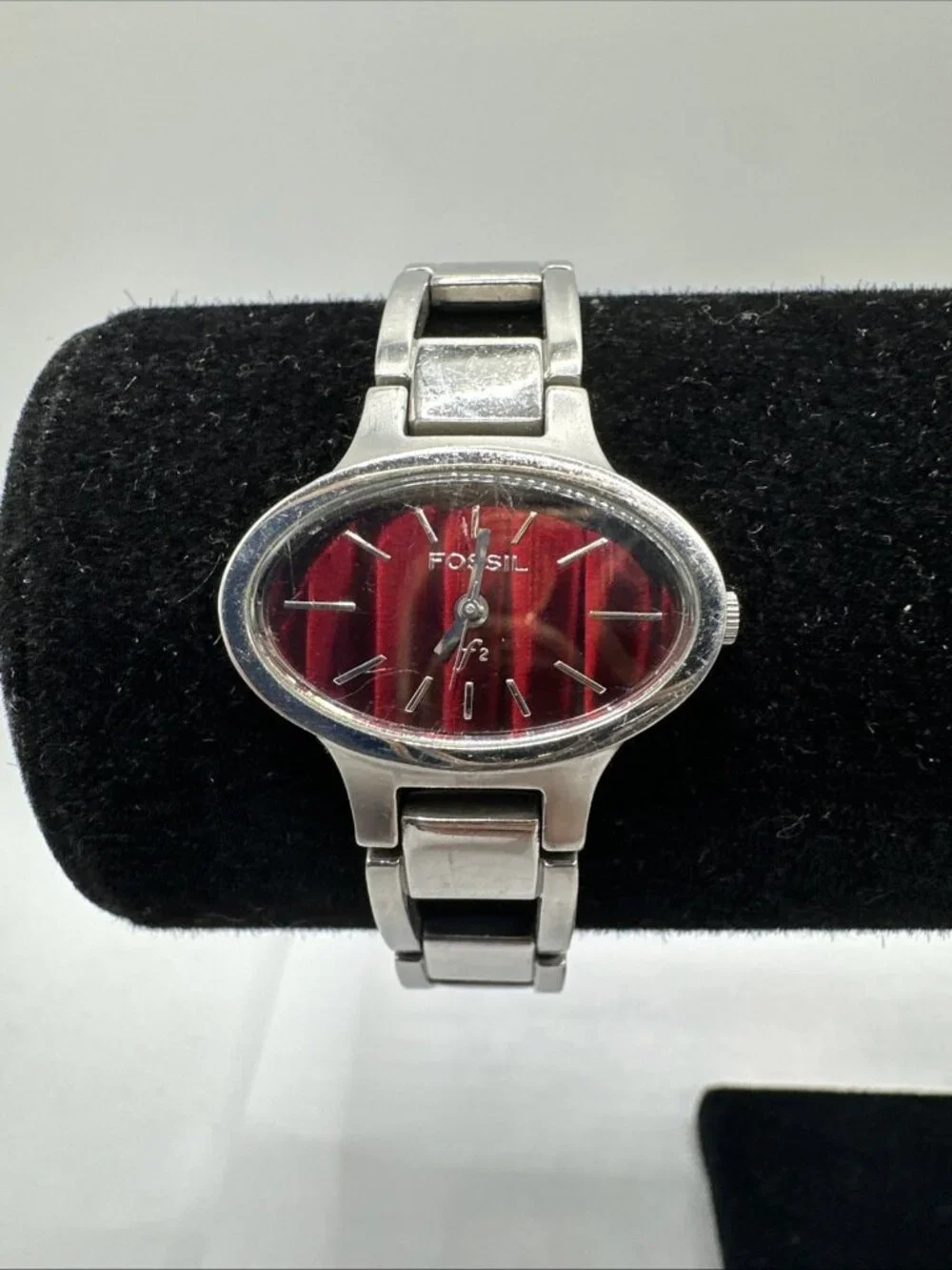 Fossil F2 women's wristwatch silver tone horizontal oval Face Red 7.25”  READ!